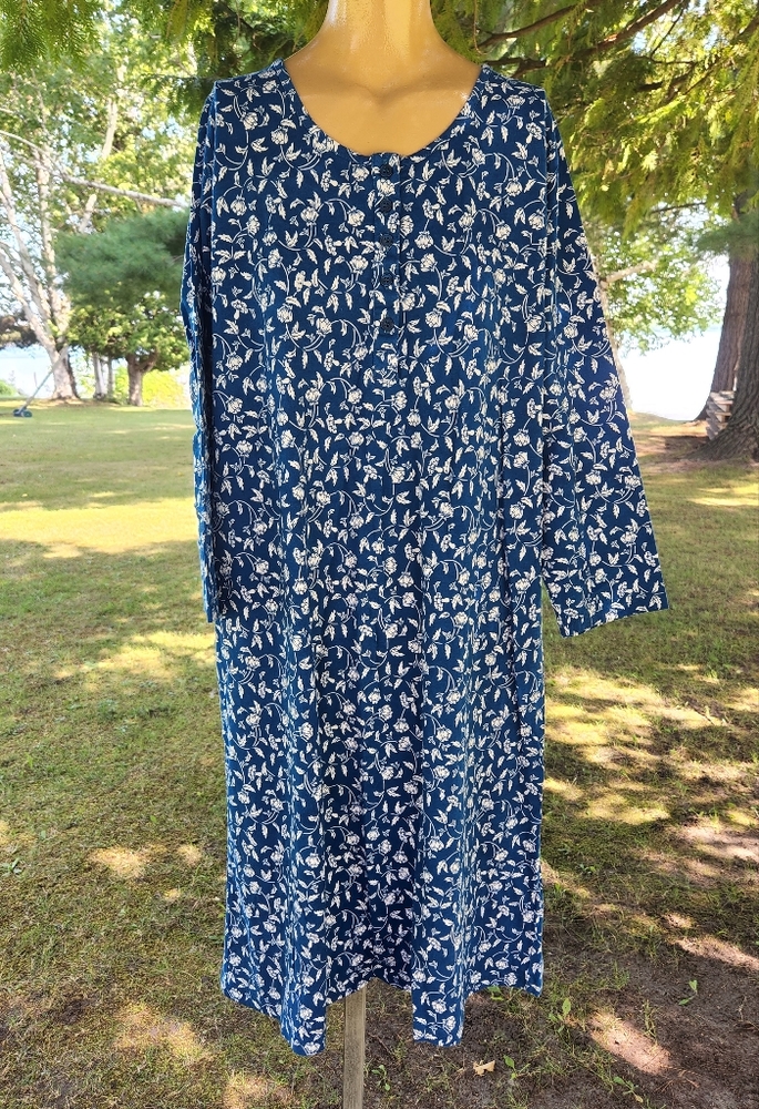 Light weight nightgown